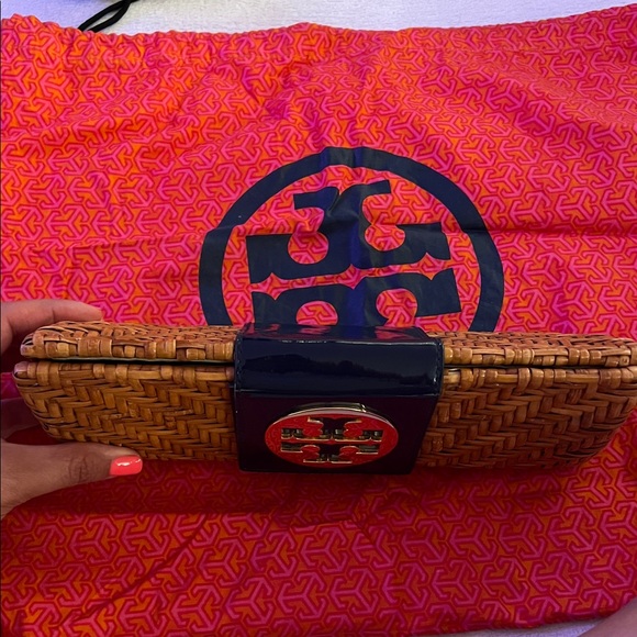 Tory Burch Tan Woven Clutch with Logo - Picture 6 of 6